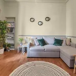 Central, Cozy 2br-1ba-haymarket - With Parking *