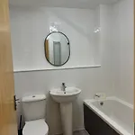 Quiet 2 Bedrooms And 2 Bathrooms With Free Parking Appartement Edinburgh