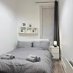 Attractions Retreat Διαμέρισμα