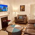 Attractions Retreat Διαμέρισμα *