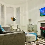 Attractions Retreat * Εδιμβούργο