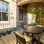 The Retreat Stockbridge * إدنبرة