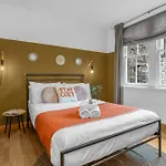 Old Town Romantic Getaway דירה *