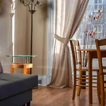 Free Parking | Centre | Sleeps 9 | 3 Bedrooms Apartamento