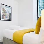 Luxury Centre Apartamento *