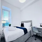 Elegant Centre
