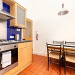 Joivy Charming Flat Near St Giles Edinburgh