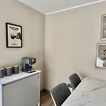 Διαμέρισμα Holyrood Hidden Gem