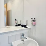 Modern Two Bedroom شقة إدنبرة