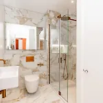 Dragon Luxury At 9 Albyn Place *