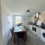 Old Town - Royal Mile Neighbour 2-bed * Edinburgh