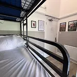 بيت شباب Haymarket