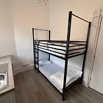 Haymarket بيت شباب *