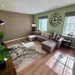 The Wheel House - Private Front Door And Free Parking Apartman