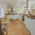 Victorian Charm - Lush Garden, Shops And Parking Daire *