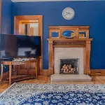 Daire Victorian Charm - Lush Garden, Shops And Parking