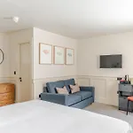Ξενοδοχείο Grove House 4*