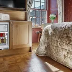 Bonnie - Smart Boutique - Haymarket Hotel 4*
