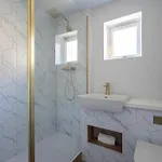 펜션 Centre House - 5 Bedrooms - Sleeps 9 - Parking *