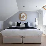 Centre House - 5 Bedrooms - Sleeps 9 - Parking * 에든버러