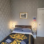 The City- Braveheart House * Edinburgh