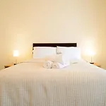 Beautiful Georgian 2 Bedroom Flat Apartamento