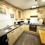 Апартаменты Pilrig - Fast Wifi And Parking Available *