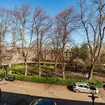 Stunning Flat, New Town, - Perfect Location * إدنبرة