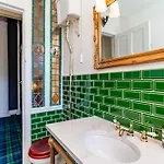 Stunning Flat, New Town, - Perfect Location شقة *