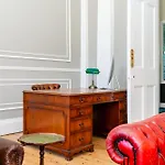 Stunning Flat, New Town, - Perfect Location شقة *