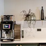 Grove House Ξενοδοχείο 4*
