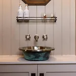Luxury Wood Panelled West End Gf Flat