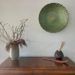 Mid-century Gem Steps From The 아파트 *