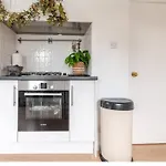 Wonderwall - Huge Garden In Luxury House - Free Parking בית אירוח *