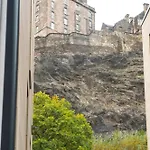 Lovely 1-bedroom Unit Near Castle * Edinburgh