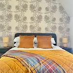Scot Townhouse