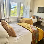 Scot Townhouse בית הארחה