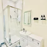 Scot Townhouse 4*