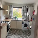 Daire Chic 2 Bed With Free Parking- Recently Redecorated, 10 Minutes To Centre *