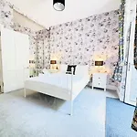Apartmán Centre Escape With Private Garden
