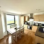 Britannia Ocean Park - Fast Wifi And Free Parking Lägenhet