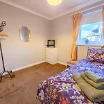 3 Bedroom Home, Peaceful Garden Tatil Evi Edinburgh