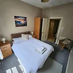 Charming 2bd Flat 10 Minutes To Castle Διαμέρισμα *