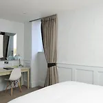 Grove House Ξενοδοχείο 4*