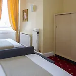 Thistle Hotel 3*