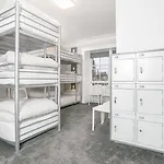 Hostel Revolver *