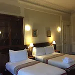 House Hotel