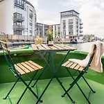 - Houseboats Hotel en barco