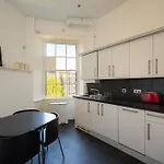 아파트 Windsor Street *