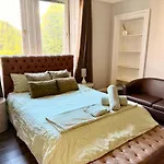 Immanuel House - Modern Luxury Victorian 1872 - Free Parking & Superfast Fibre Optic Wifi Διαμέρισμα *
